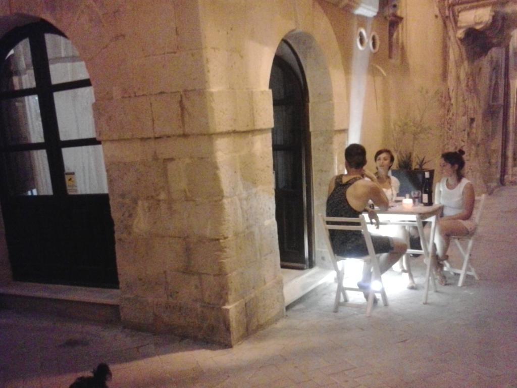 Al Tempio Di Apollo Bed and Breakfast Syrakusa Rum bild